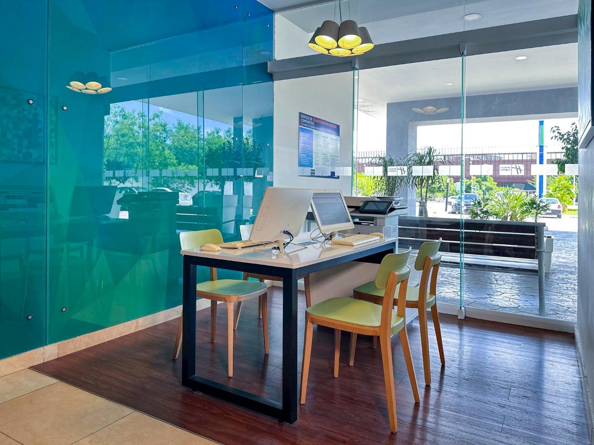 Holiday Inn Express Merida By Ihg Eksteriør billede