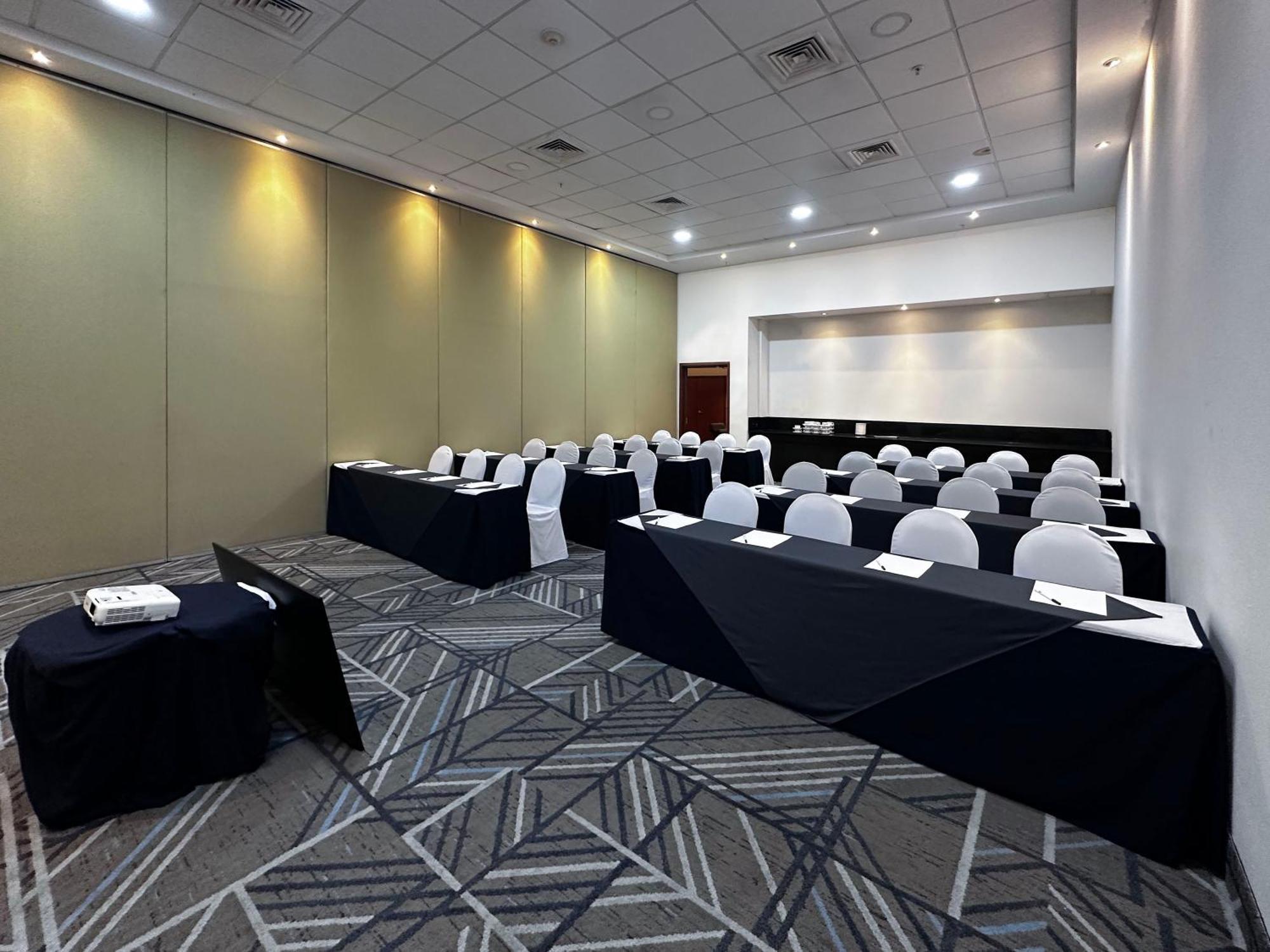 Holiday Inn Express Merida By Ihg Eksteriør billede