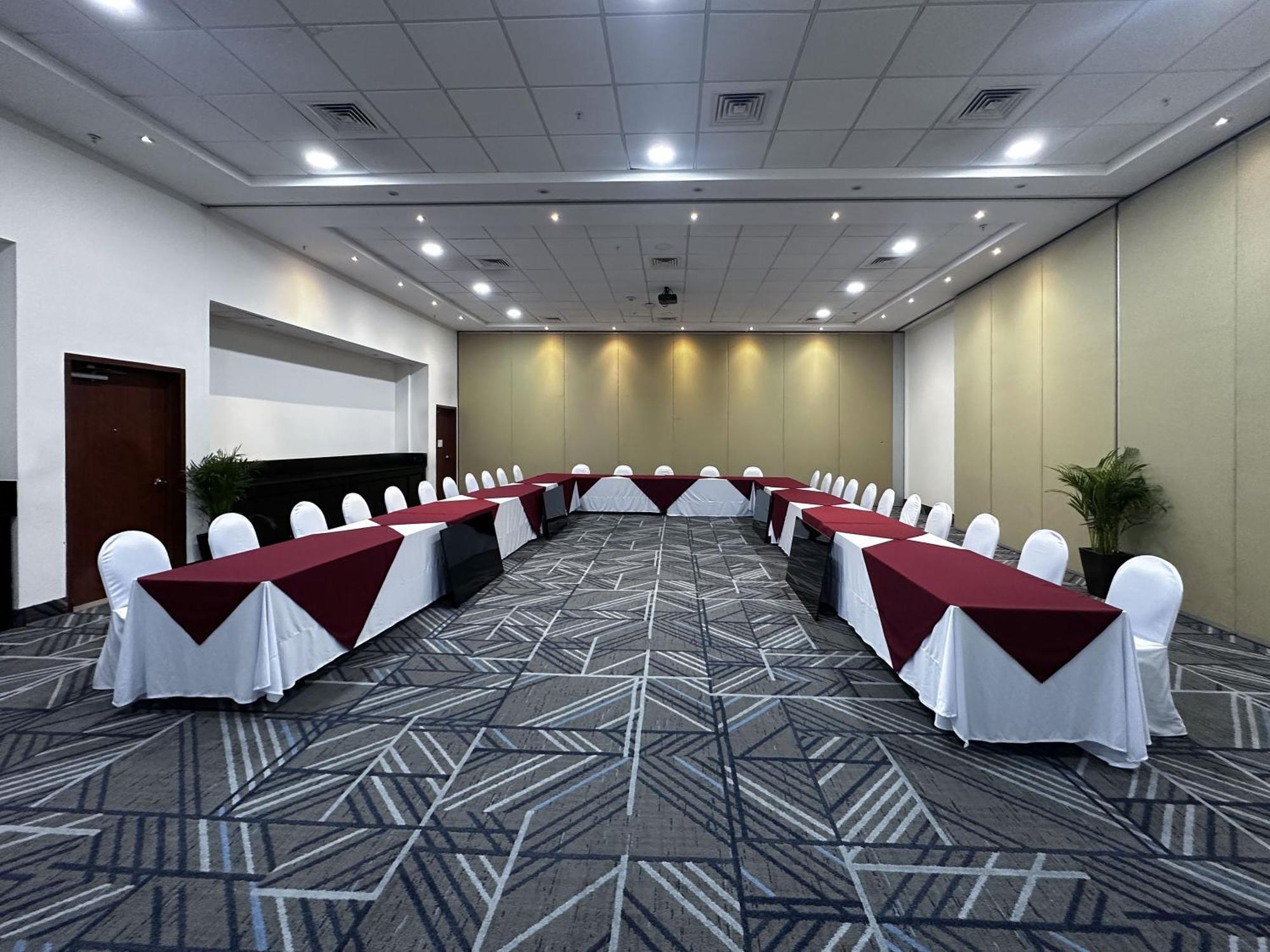 Holiday Inn Express Merida By Ihg Eksteriør billede