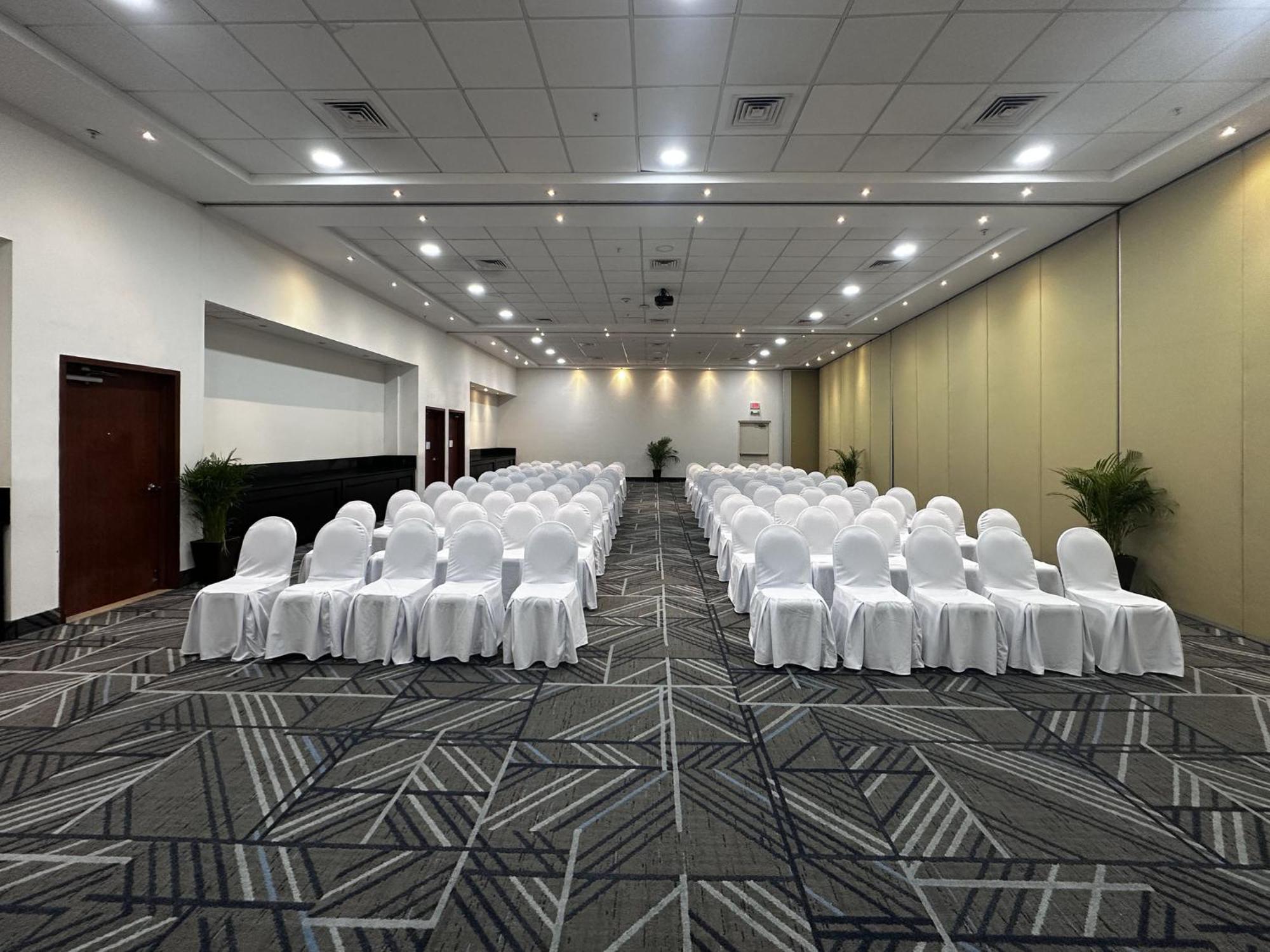 Holiday Inn Express Merida By Ihg Eksteriør billede